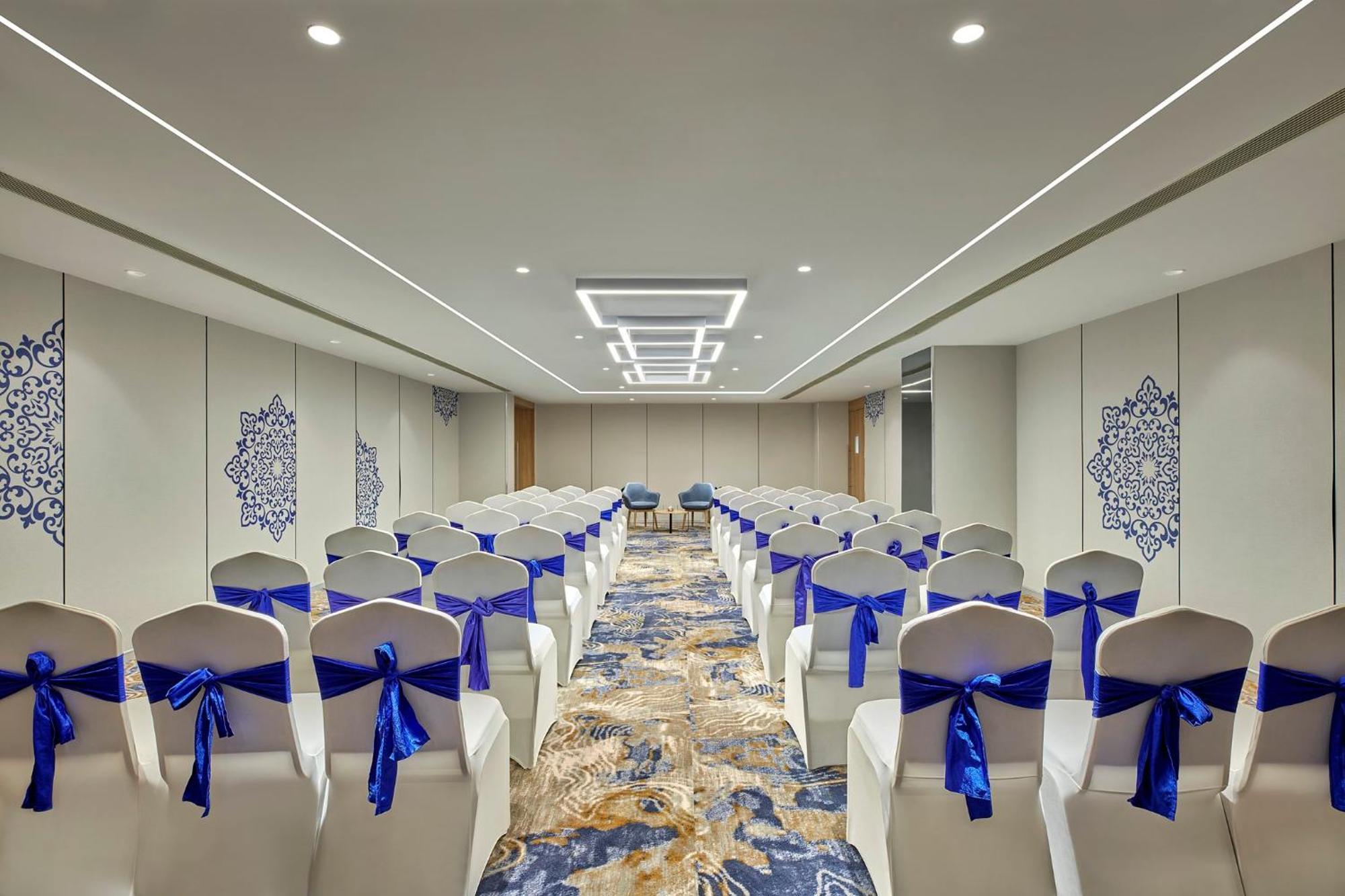 Kammasandra Holiday Inn Express Bengaluru Bommasandra By Ihg מראה חיצוני תמונה